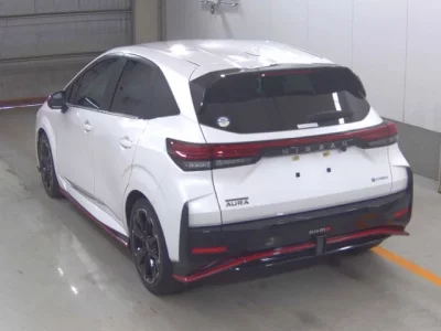 Nissan AURA