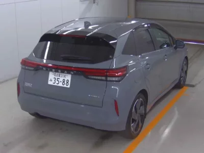 Nissan AURA