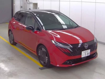 Nissan AURA