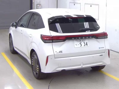 Nissan AURA