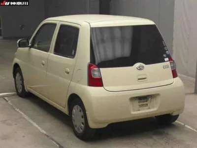 Daihatsu Esse