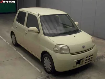 Daihatsu Esse