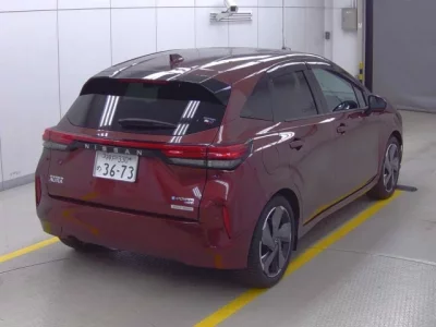 Nissan AURA