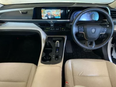 Toyota CROWN CROSSOVER