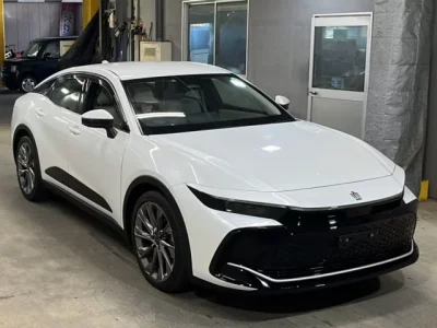 Toyota CROWN CROSSOVER
