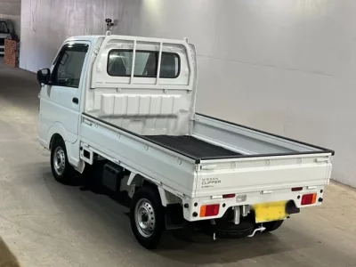 Nissan CLIPPER TRUCK
