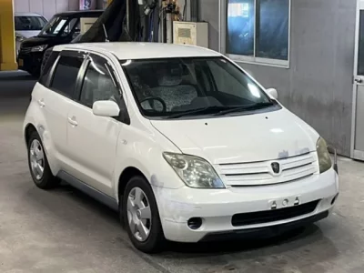Toyota IST