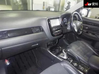 Mitsubishi OUTLANDER PHEV