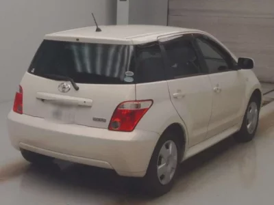 Toyota IST