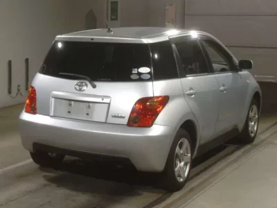 Toyota IST