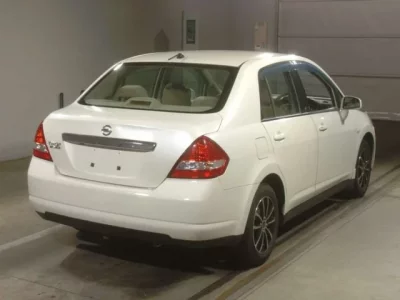 Nissan TIIDA LATIO