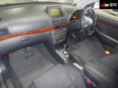 Toyota AVENSIS SEDAN