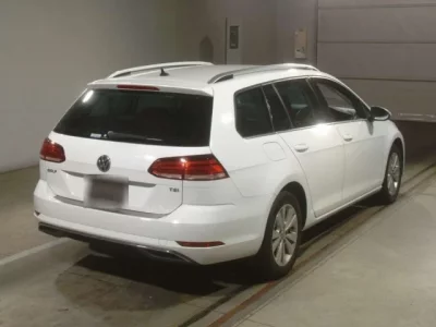 Volkswagen GOLF VARIANT