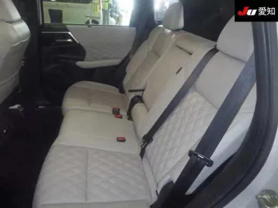Mitsubishi OUTLANDER PHEV