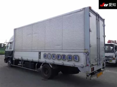 Nissan TRUCK