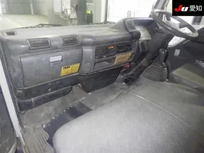 Nissan TRUCK