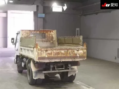 Nissan TRUCK