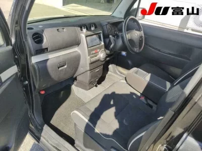 Toyota PIXIS SPACE