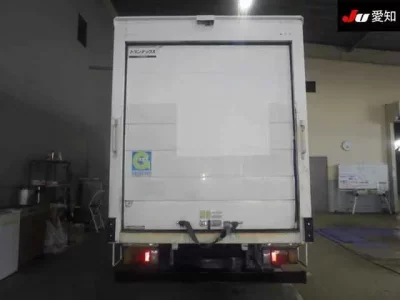 Nissan TRUCK
