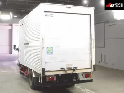 Nissan TRUCK