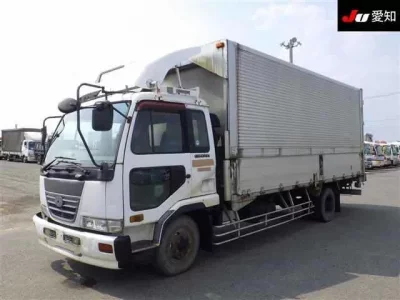 Nissan TRUCK