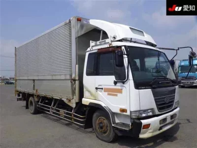 Nissan TRUCK