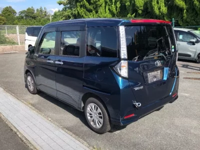 Toyota TANK