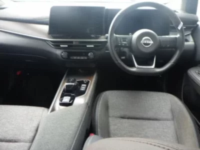 Nissan AURA