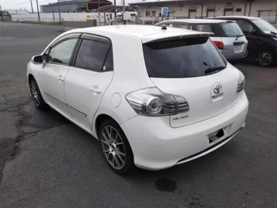 Toyota BLADE
