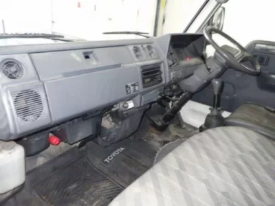Toyota HIACE TRUCK