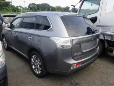 Mitsubishi OUTLANDER PHEV