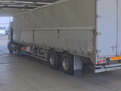 Nissan TRUCK