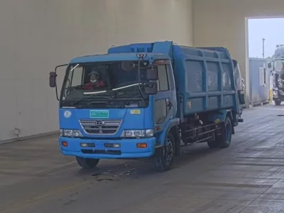 Nissan TRUCK