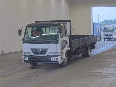 Nissan TRUCK
