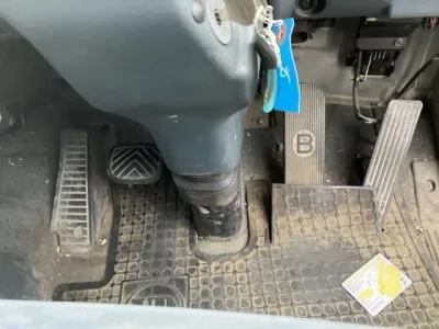Nissan TRUCK