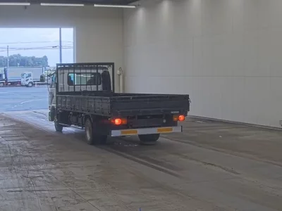 Nissan TRUCK