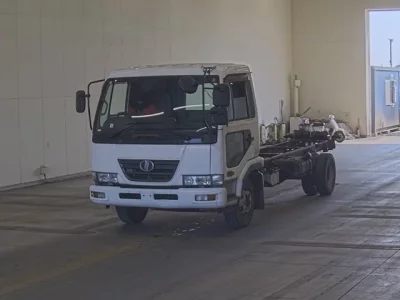 Nissan TRUCK