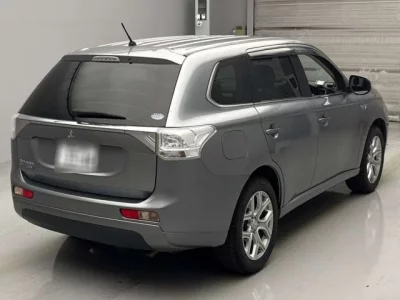 Mitsubishi OUTLANDER PHEV