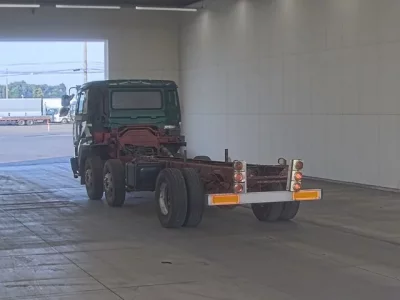 Nissan TRUCK
