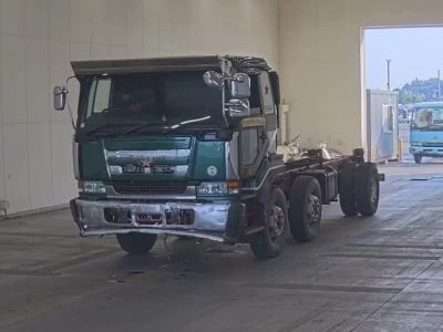 Nissan TRUCK