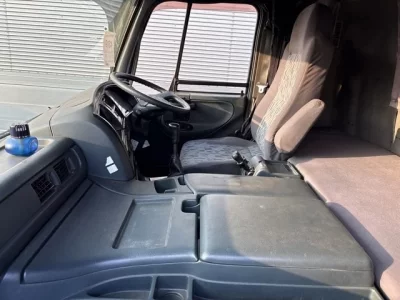 Nissan TRUCK