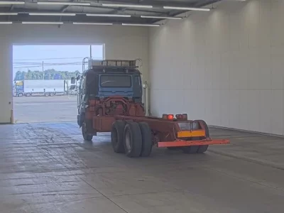Nissan TRUCK