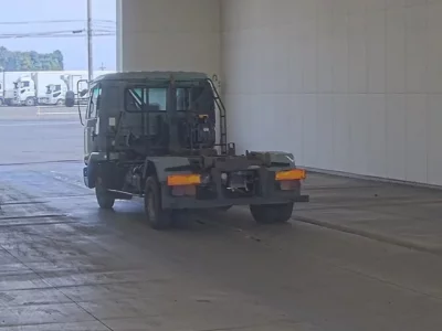 Nissan TRUCK