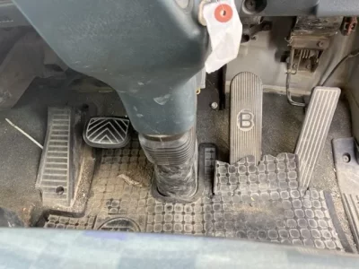 Nissan TRUCK