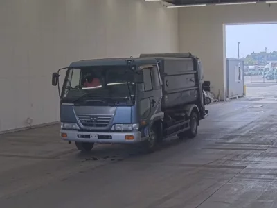 Nissan TRUCK