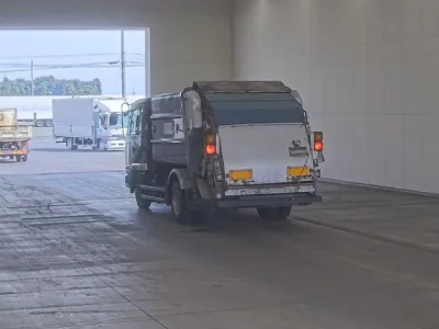 Nissan TRUCK