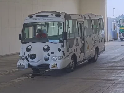 Nissan BUS