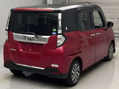 Toyota TANK