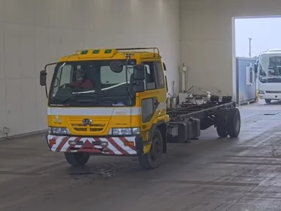 Nissan TRUCK