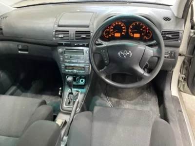 Toyota AVENSIS SEDAN